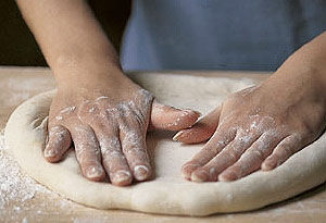4 Steps to Making a Wood-fire Pizzas