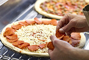 4 Steps to Making a Wood-Fire Pizzas